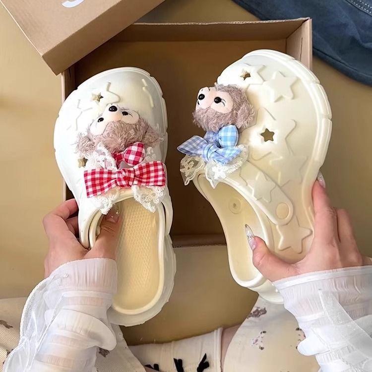 2025 spring and summer new cute hole shoes for women to increase their height and match, step on shit, cartoon thick-soled non-slip slippers for women