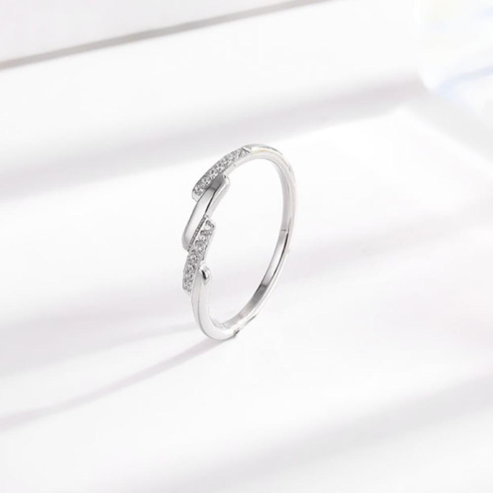 

Кольцо из титановой стали для женщин с диагональной микропаве из бриллиантов Элегантные парные кольца Модные аксессуары US code No. 10