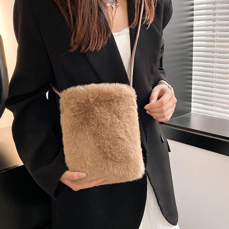 Herbst- und Winter-Modetrend-Tasche Damen neue Plüsch kleine quadratische Tasche hochwertig vielseitig lässige Umhängetasche