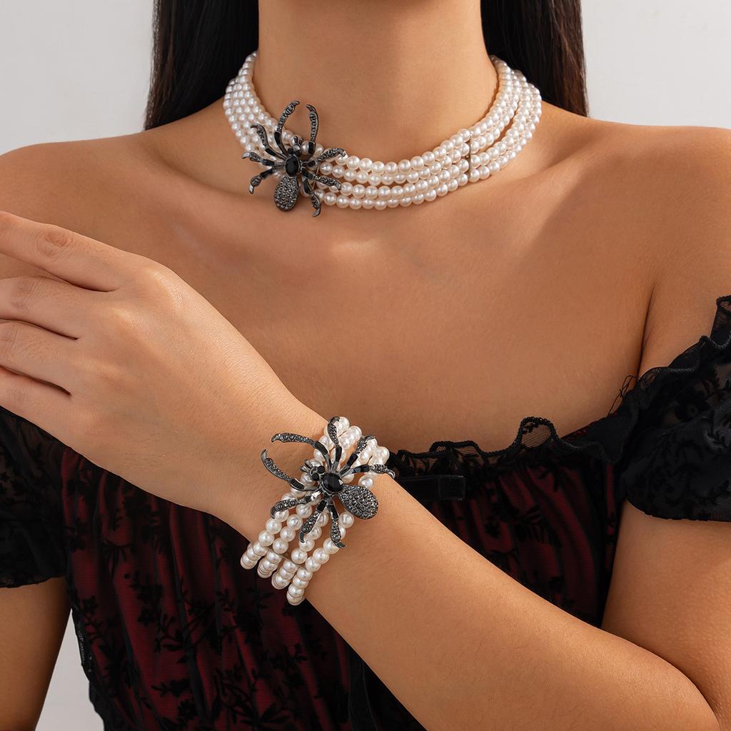 Dunkler Wind Spinnenimitationsperle mehrlagige Choker Schlüsselbeinkette, gotische mikroperlenbesetzte Halskette für Frauen