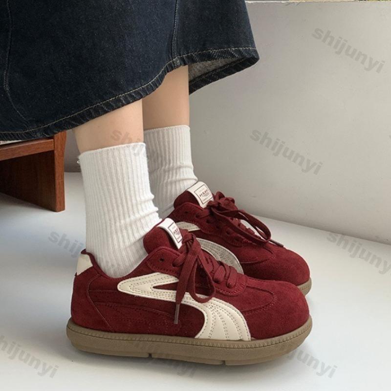 Woman's Casual Sneakers Retro Round Toe Comfort Soft Sole Chunky Flat Shoes Fashion Versatile Lightweight Non Slip Sport Shoes