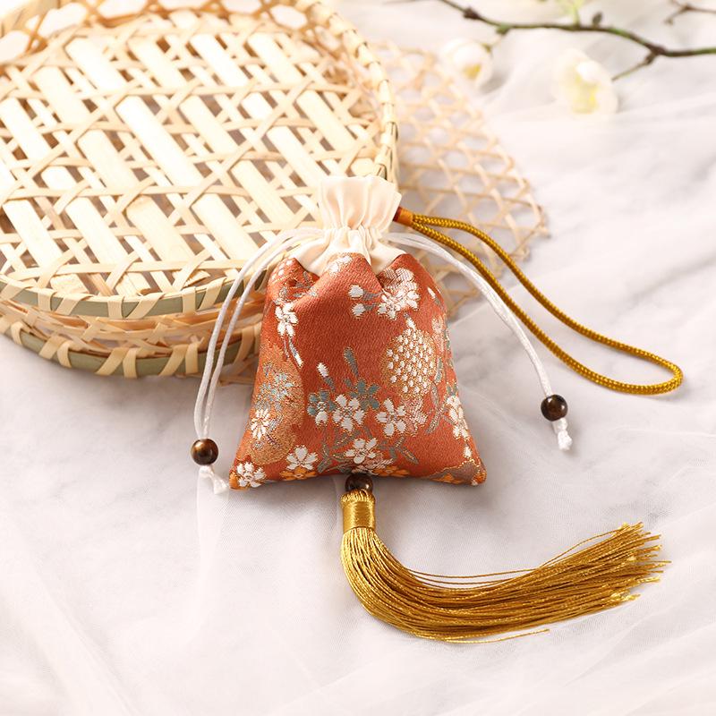 Ping An Cultural Scenic Amulet: Hanfu Style Sachet Pendant for Safety and Luck