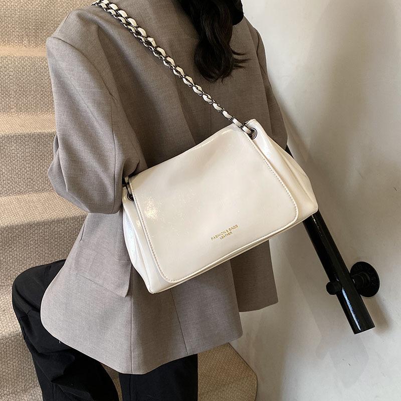 Premium chain versatile tote bag women's 2025 new trendy light luxury large capacity casual commuting shoulder armpit bag