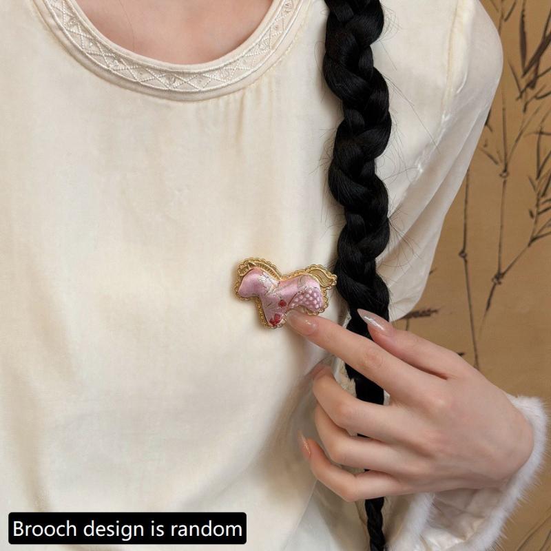 1Pc Chinese Style Song Brocade Horse Brooch Cartoon Retro Embroidery Horse Brooch Pin Accessories Cute Little Pony Sweater Pin
