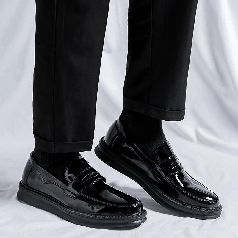 Fashion British Classic Retro Style Small Leather Shoes Men Korean Version of The Wedding Business Solid Color Casual Shoes Driving Shoe