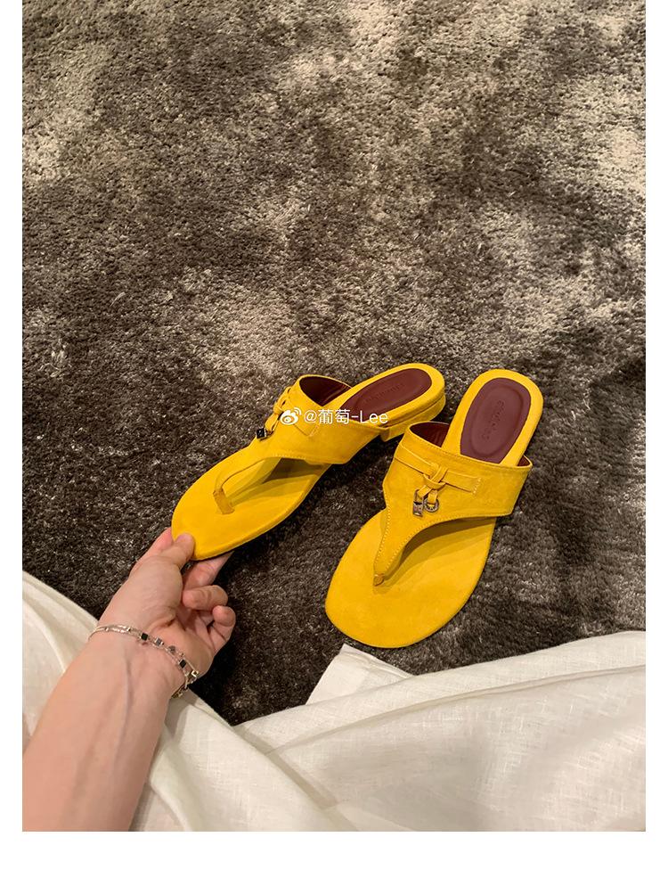 

New models can be worn outside, toe temperament herringbone clip tassel outside wear versatile low heel cool slippers women s spring and summer 39 жовтий