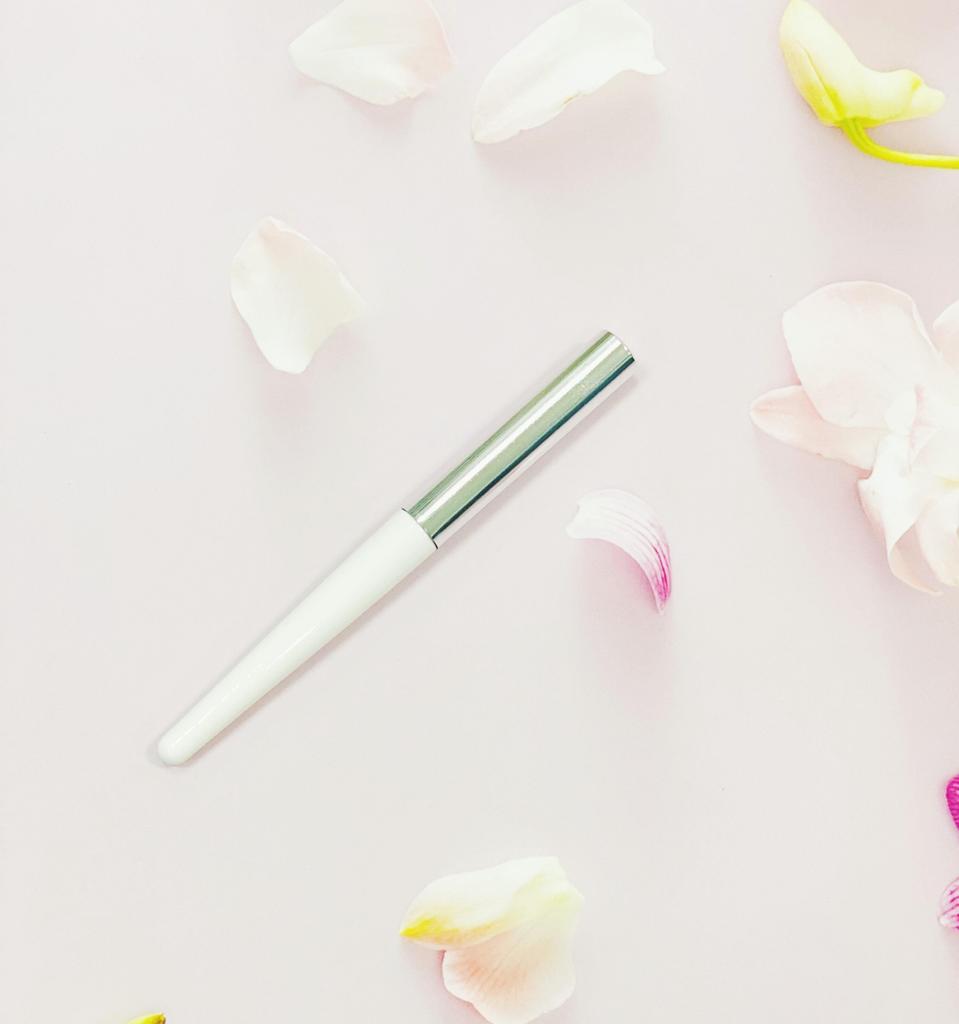 INHAK TRAGBARER BREITER LIPPENPINSEL 931