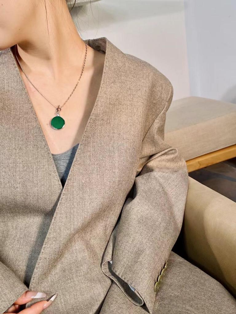 925 Sterling Silver Women's Pendant Necklace with Natural Green Chalcedony and Round Diamond-Set - Elegant Light Luxury Style