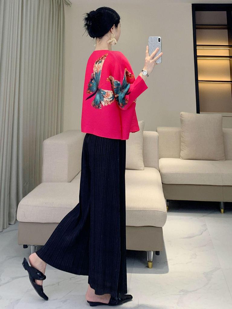 2025 Spring Butterfly Print Ruched Nine-Sleeve Cardigan: Chinese Style Buttoned Top for Moms