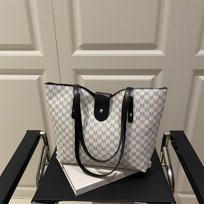 Large Capacity Versatile Armpit Bag Fashionable Work Commuter Bag Casual Shoulder Bag Trendy Tote Bag