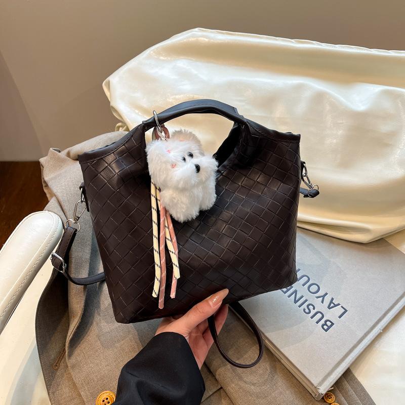 New Bag Shoulder Bag Women's Handbag Women's Bag Versatile Texture Bucket Bag Commuter Messenger Bag