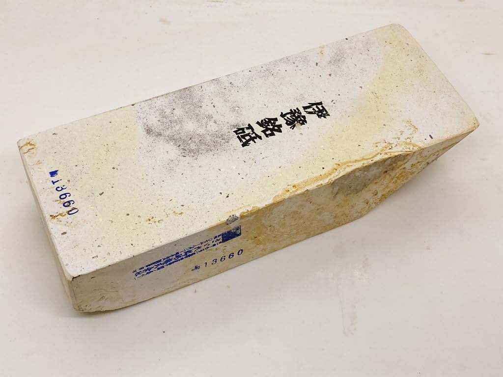 

Натуральный точильный камень Iyo Whetstone Ontaki #60 /2,067 г