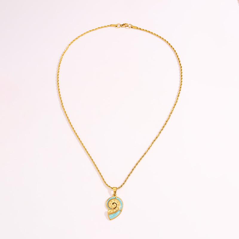 Vintage Ocean Seashell Stainless Steel Clavicle Necklace for Women - High-End Titanium Jewelry