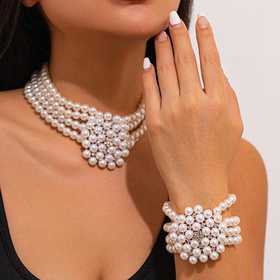 Retro kleiner duftender Stil mehrschichtige Imitation Perlenblumen-Halskette weiblich Französische Perlen-Schlüsselbein-Kette Choker