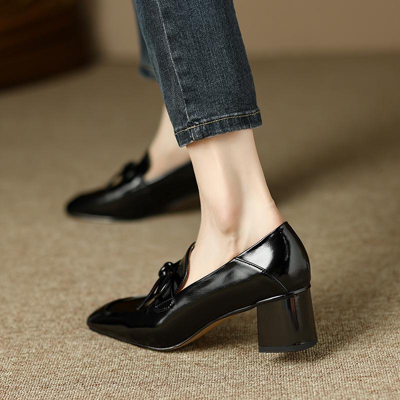 

Retro small leather shoes new square head single shoes bow thick high heel 35