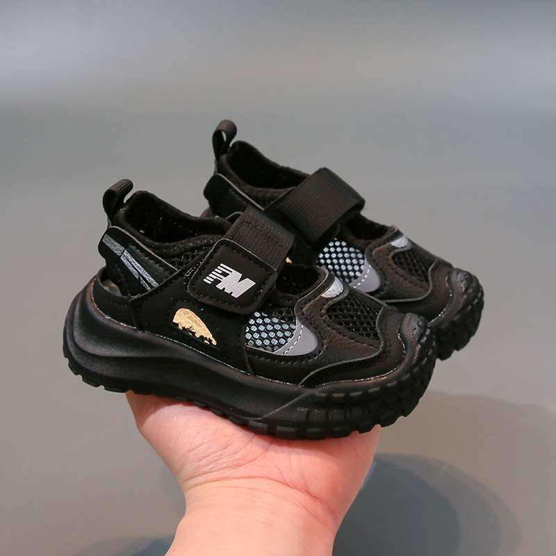 

Детские рамные туфли лето новые мальчики полые спортивные туфли мягкая подошва легкие средние детские сандалии девочки папины туфли 22 yards inner length 14cm