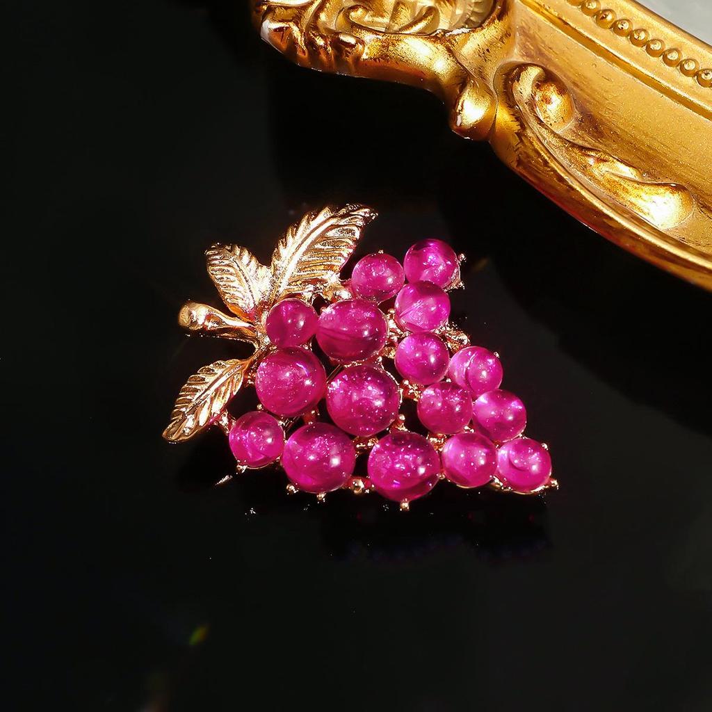 Elegant Light Purple Grape Brooch for Women - Luxury Corsage Pin for Suits and Coats