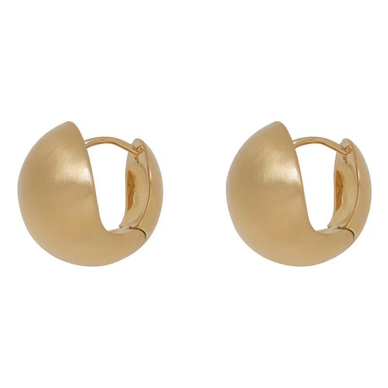 Retro Matte Gold Brushed Earrings: Advanced Studs with Niche Design for Versatile, Cold Style Women.