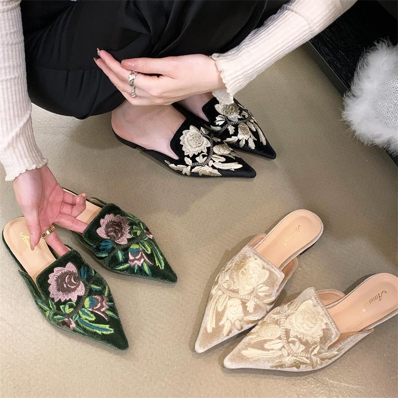 Fashion 2025 Flat Heels Embroidery Slippers Women Pointed Toe Floral Mules Shoes Ladies Office Daily Slip On Slides Green Velour Sandals
