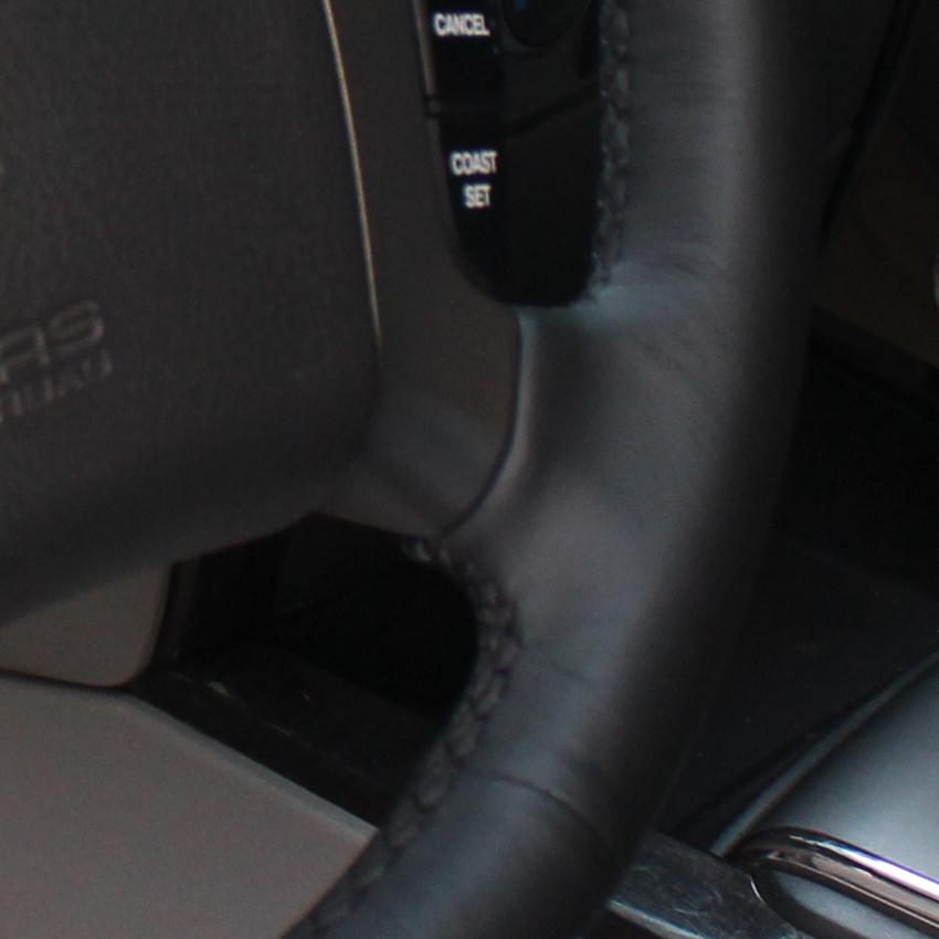 Black Faux Leather Hand-stitched No-slip Car Steering Wheel Cover for Kia Sorento 2002 2003 2004 2005 2006 2007 2008 2009 2010