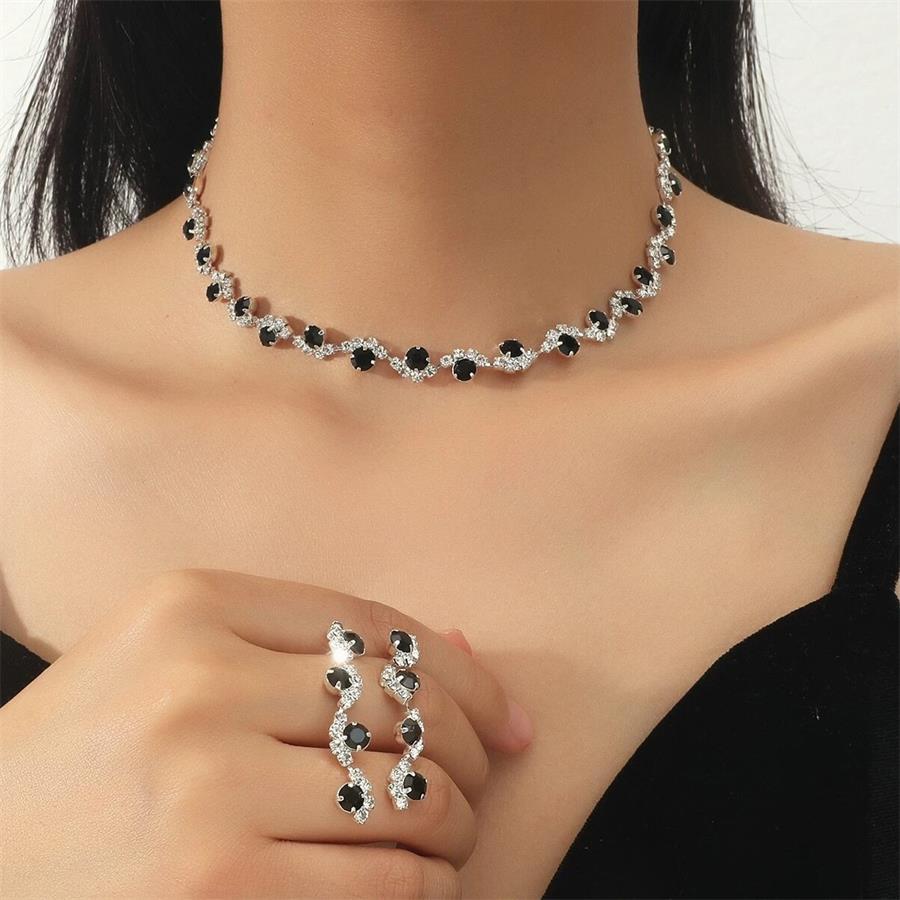 Mode Anzug Halskette Ohrringe Welle Diamant Strass Einfache Halskette Damen Abendessen Accessoires Tragen