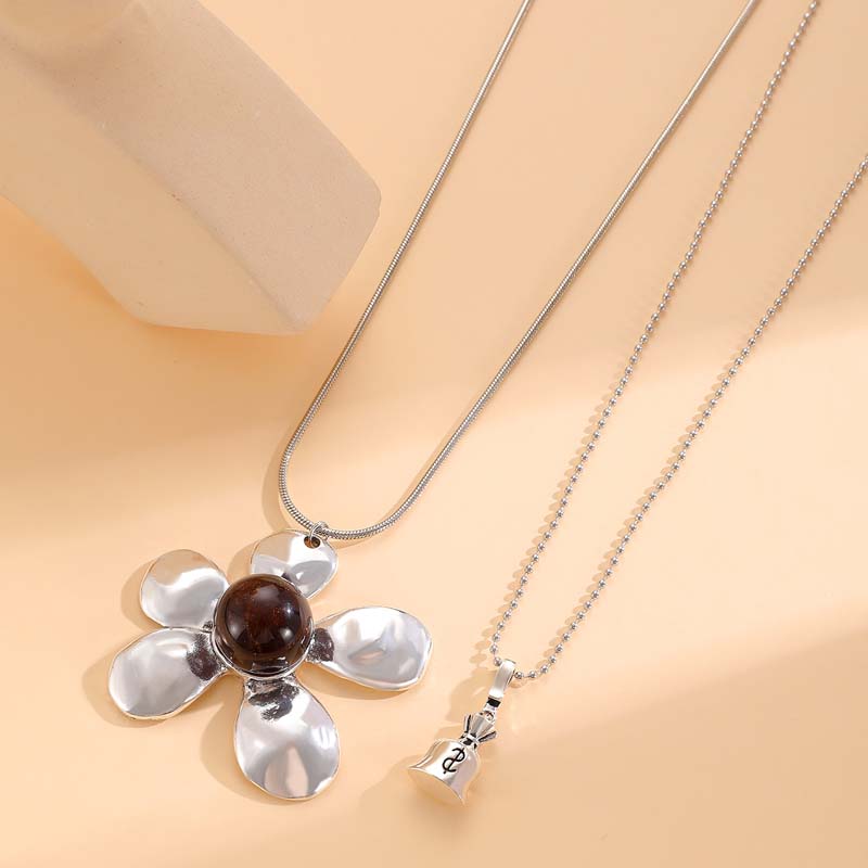 Exaggerated Large Flower Shaped Pendant Necklace For Women Fashion Silver Color Long Adjustable Snake Bone Chain Jewelry Gifts