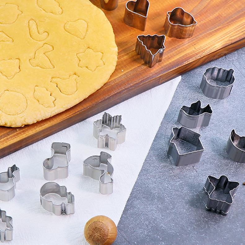 20-Piece Christmas Cookie & Cake Molds Set - DIY Stainless Steel Snowflake & Tree Designs