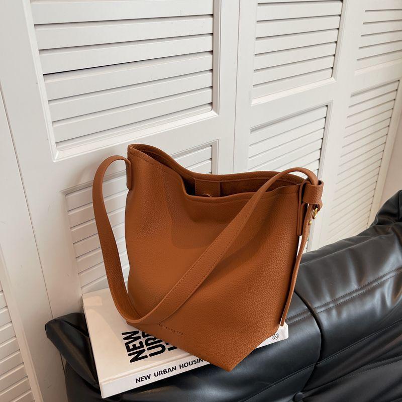 Fall and Winter Large Capacity Commuter's All-Matching Single Shoulder Bucket Bag