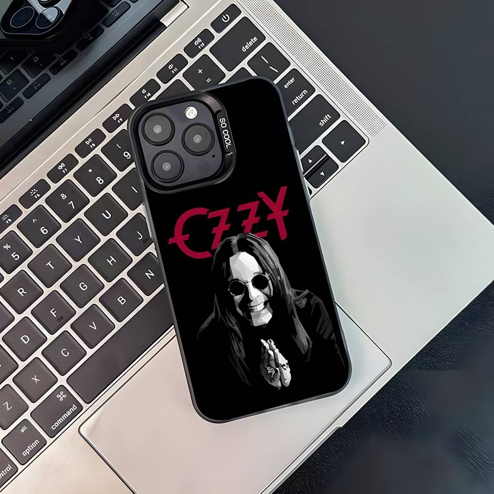 Sänger O-Ozzy Osbourne Handyhülle Für iPhone 16,15,14,13,12,11,Pro,XS,Max,Plus,Mini,SE4,E Schwarz Matt Stoßfeste Hülle