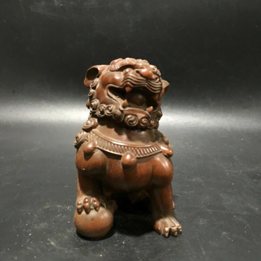 Chinese Antique Boxwood Hand Carved Lion Statue Home Decor Sculpture Art Gift