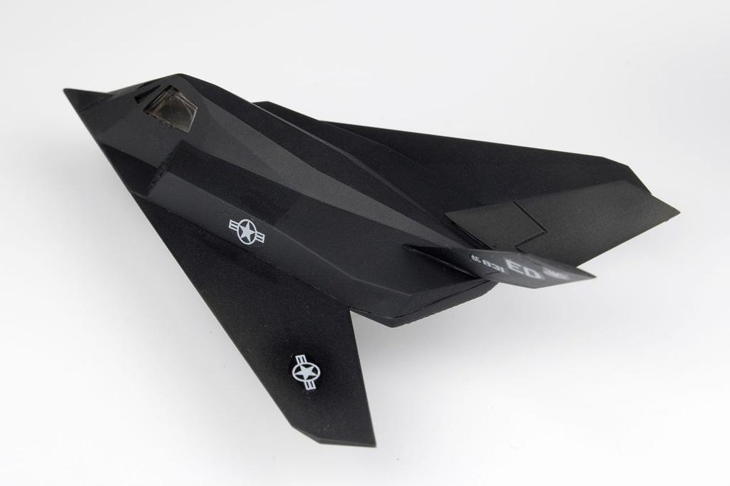PLATZ US Air Force Stealth Fighter Nighthawk Skunk Works Plastic Model 1/144 F-117 AE144-15