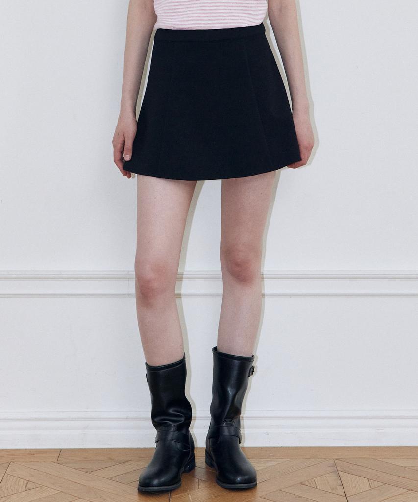 Lady Volume Mini Flare Pants Skirt (Black)