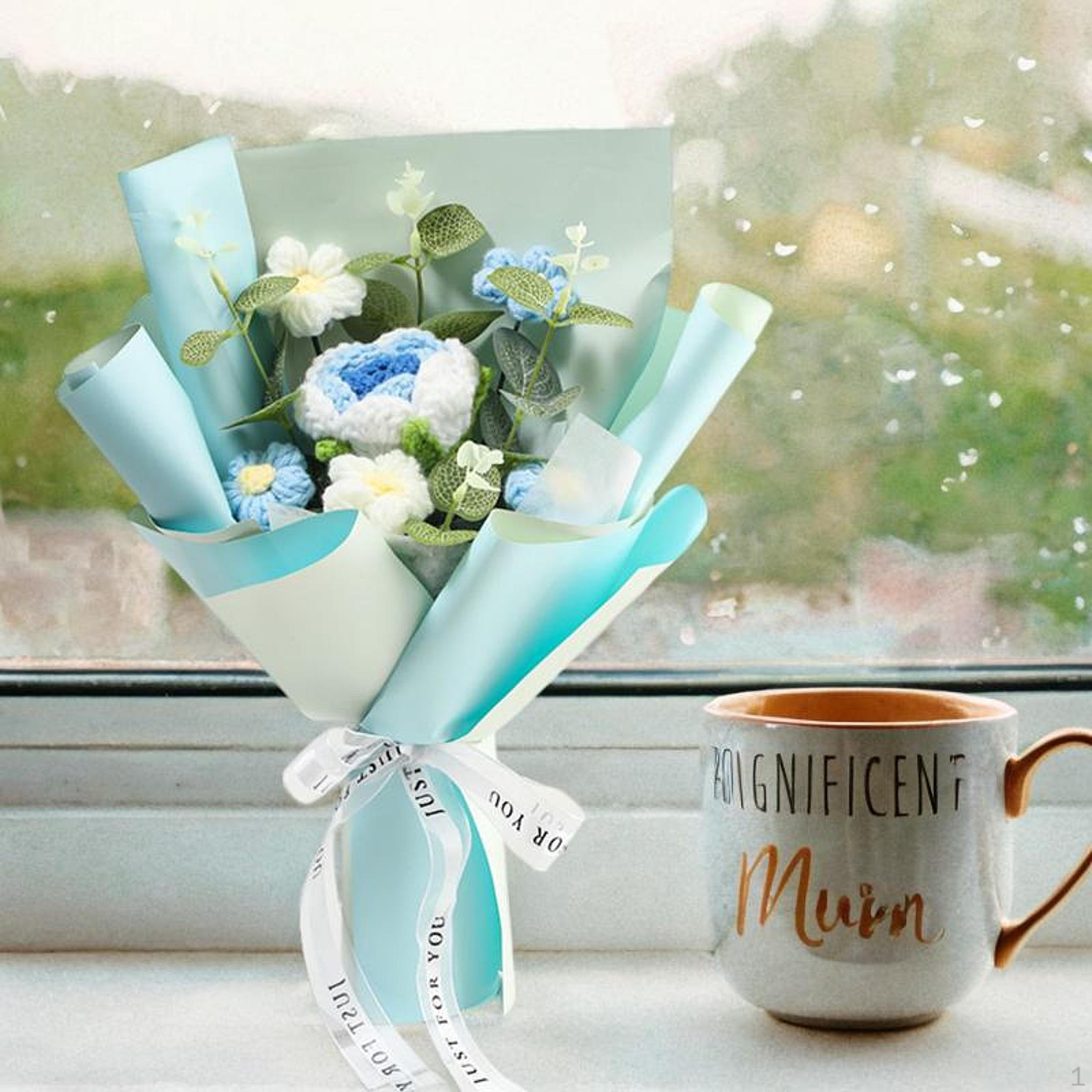 

Завершенный букет цветов, связанный крючком, украшение ручной работы, сохраненное искусственным путем синий