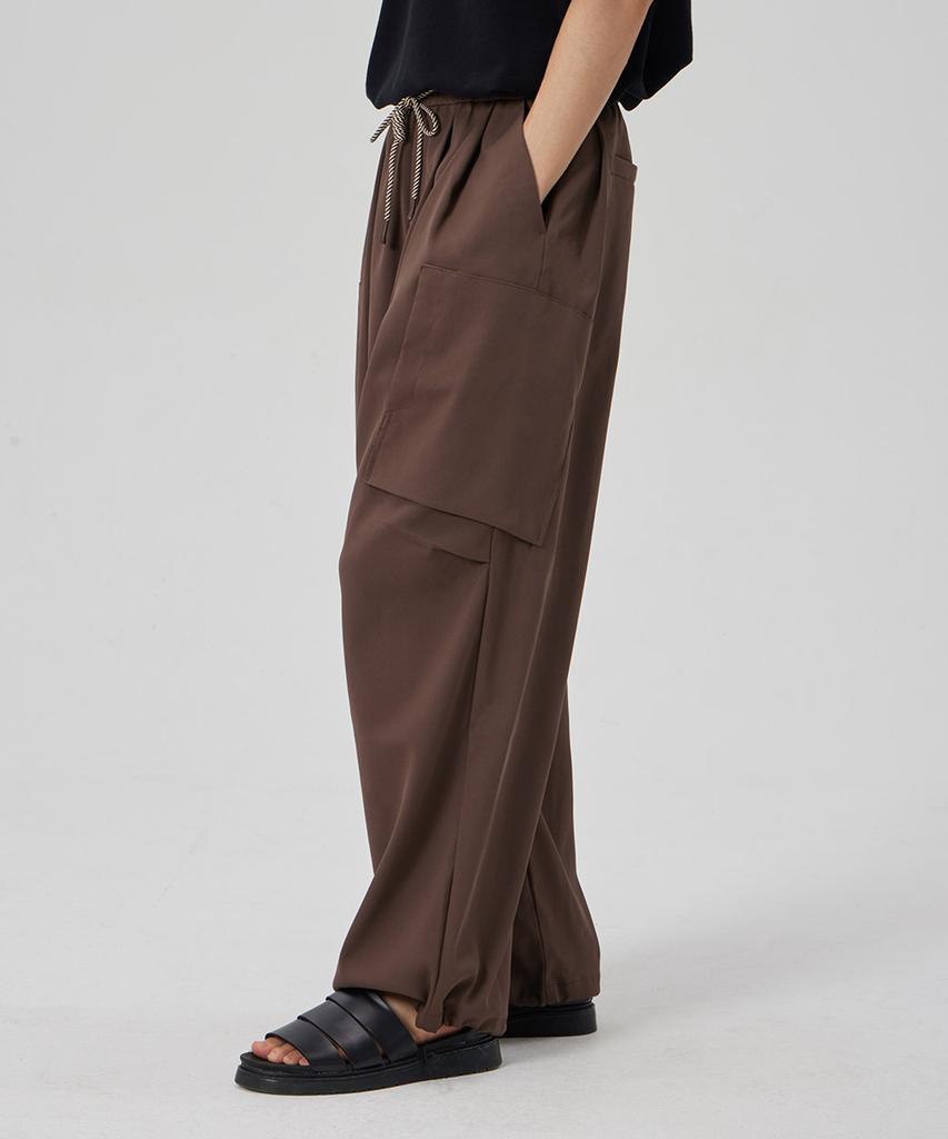 MAKEITTO Two Tuck Wide Parachute Cargo Pants_Brown