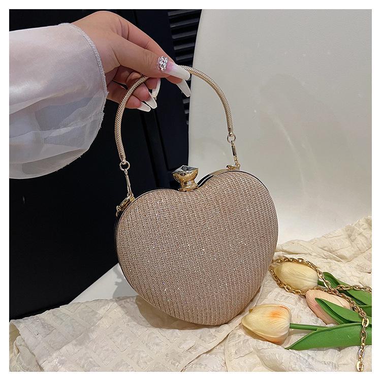 Elegante herzförmige Abendtasche mit Kette – vielseitiges und stilvolles Design