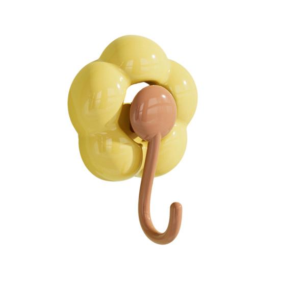 

Suction Cup Hook Bright Petal Design Strong Hold Hook Washable Multipurpose Hook for Bathroom Kitchen Towel Coat жовтий