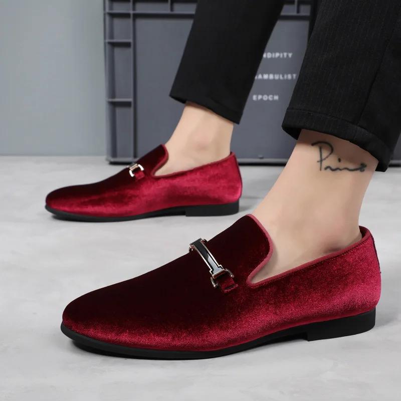 New Luxury Designer Fashion Pointed Black Blue Red Velvet Shoes Men Casual Loafers Formal Dress Footwear Shoes for Men