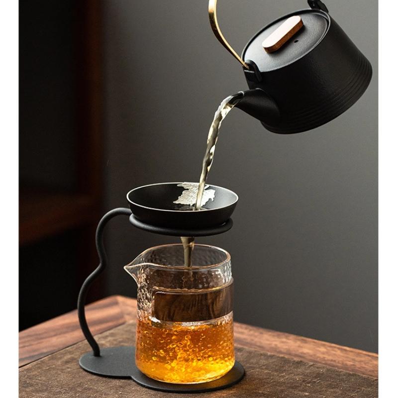 Ensemble Passoire à Thé en Céramique Noire – Filtre en Céramique de Style Japonais avec Cadre en Fer et Tasse d'Équité pour le Thé Gongfu