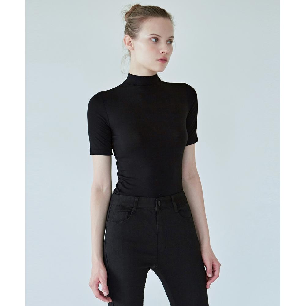 

NICKNICOLE Mock Neck Half TopBlack