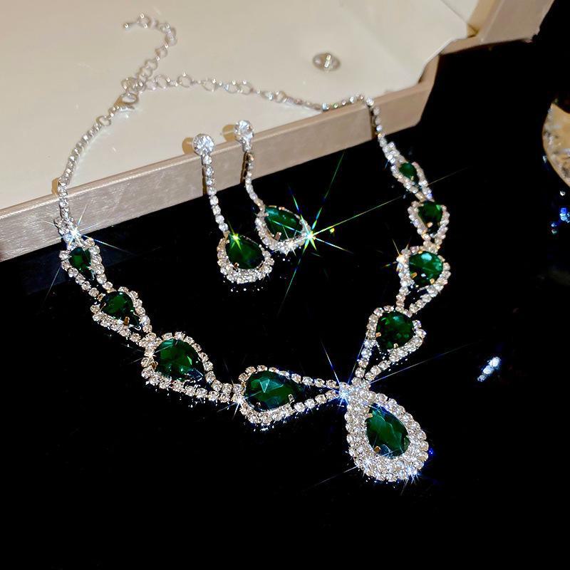 "High-End Luxury Drop Necklace and Earrings Set - European and American Niche Versatile Jewelry"