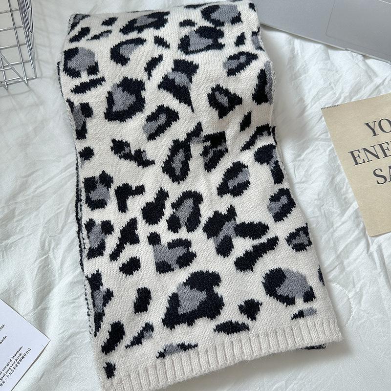 Korean Style Leopard Print Knit Scarf - Versatile Autumn/Winter Neck Warmer for Girls