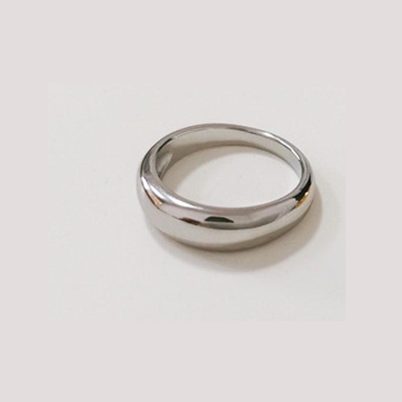 Minimalist Gold-Plated Stainless Steel Smooth Curved Ring for Women - European & American Fashion