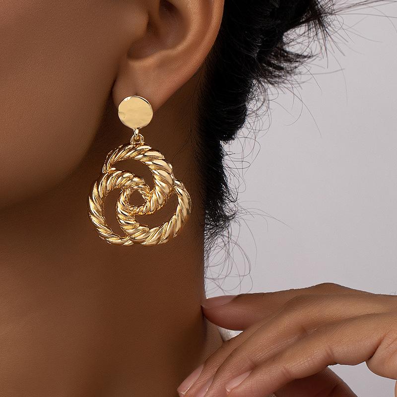 Niche Design Twist Geometric Circle Earrings for Women Korean Style Internet Celebrity Cold Style Fashion Retro Earrings Earrings