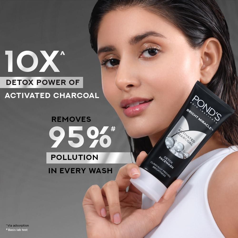 POND'S Pure Detox Face Wash With Activated Charcoal For Deep Cleansing Oil Control & Brighter Skin Glow, Anti-Pollution Care, 150g