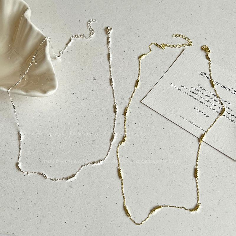 Elegancki Srebrny Naszyjnik na Obojczyk dla Kobiet - Minimalistyczny Luksusowy Choker z Gładkim Łańcuszkiem