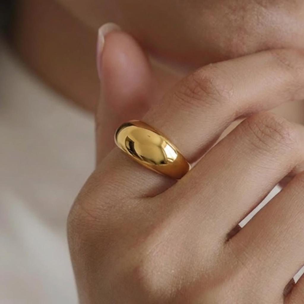 Geometric Curved Smooth Band: Fashionable Heavy Workmanship Ring for Women - Cold Style Index Finger Accessory