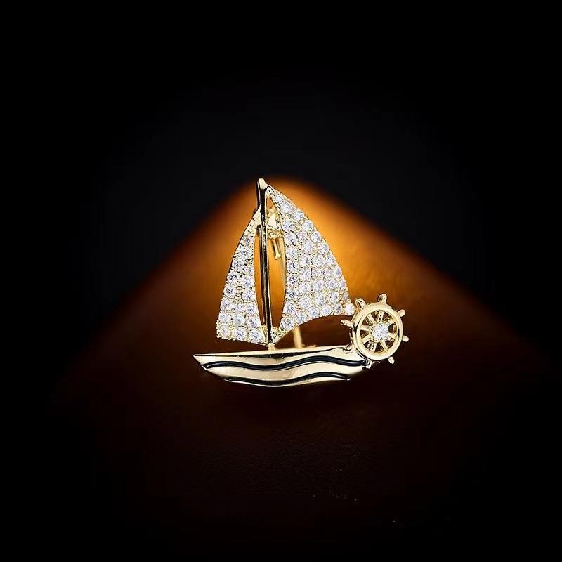Exquisite Small Sailboat Brooch Pins for Women Men Unisex Rhineston Zircon Lapel Pins Successful Badge Party Suit Jewelry Gifts