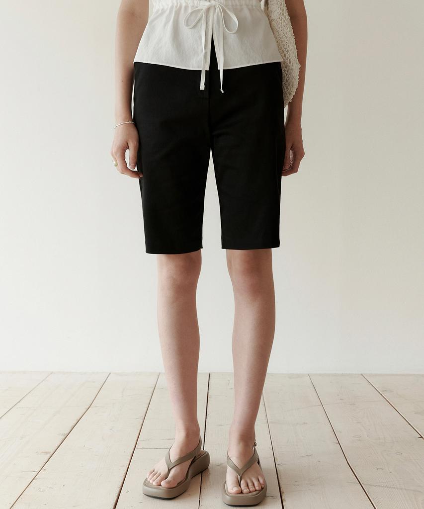 LOEIL Knee-Length Slit Biker Pants - Black