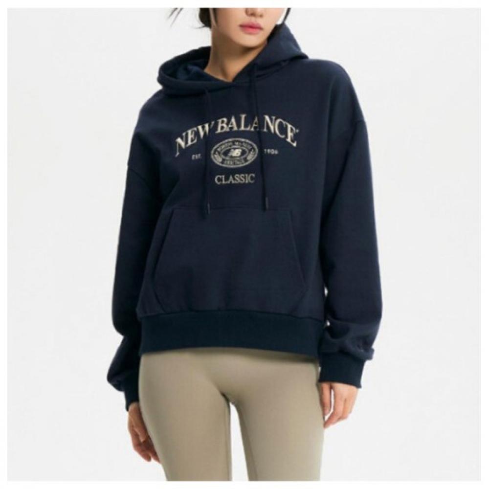 

New Balance Hoodie Lqj Nbn0e1w202 59 Women S Heritage Hoodie Semi Navy series/85
