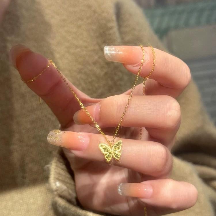 Funkelnder Crushed Ice Schmetterling Anhänger Halskette - Modische, Vielseitige und Exquisite Schlüsselbein Kette